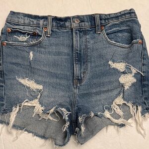Abercrombie and Fitch Distressed Denim Women high rise Mom Shorts size 6 (1)